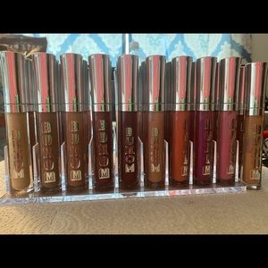 Buxom plumping lip gloss